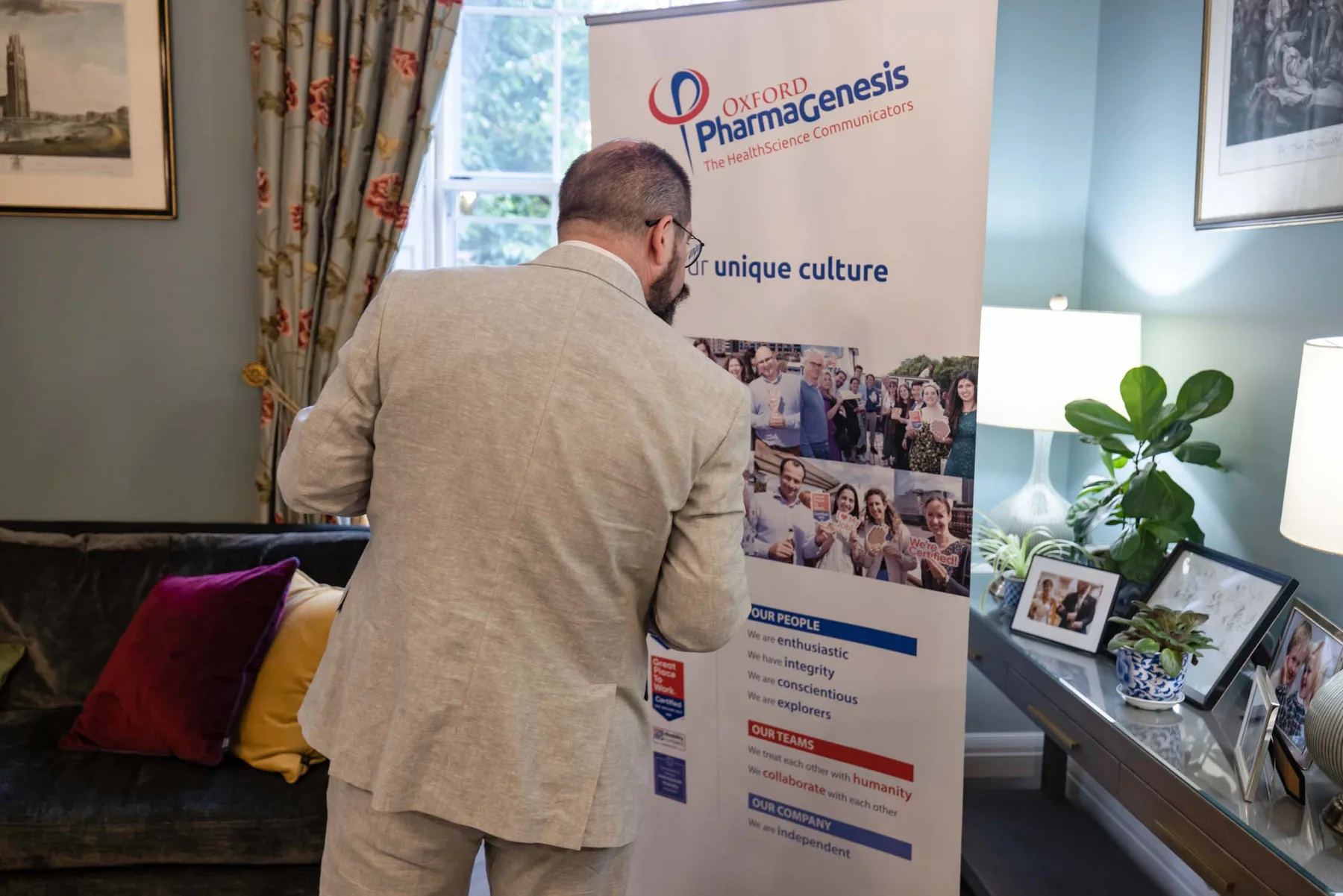 Oxford Pharma Genesis - Corporate Presentation, photograph 12 by Ivan Djikaev